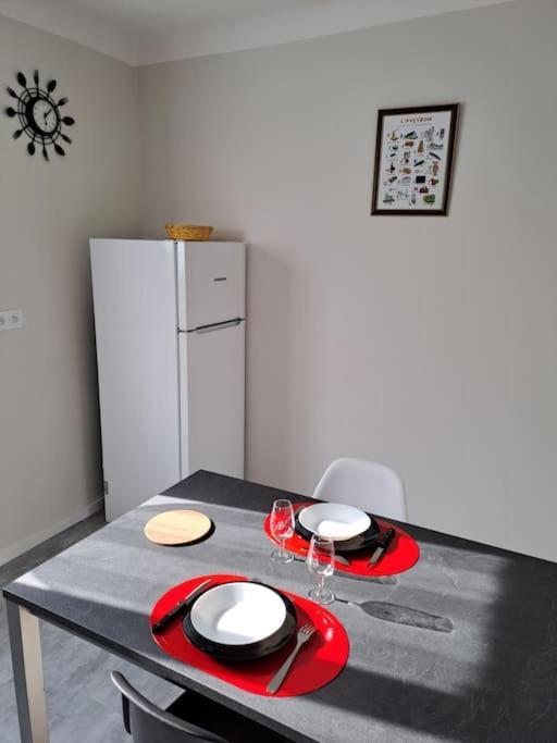 Agreable T2 Classe 3 Etoiles, Refait A Neuf, Dans Quartier Calme روديه المظهر الخارجي الصورة